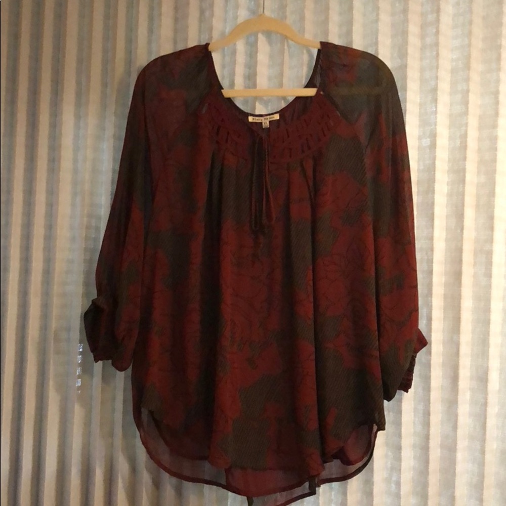 Black Rainn Gorgeous Blouse